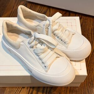 Alexander McQueen Cream Lace-Up Sneakers